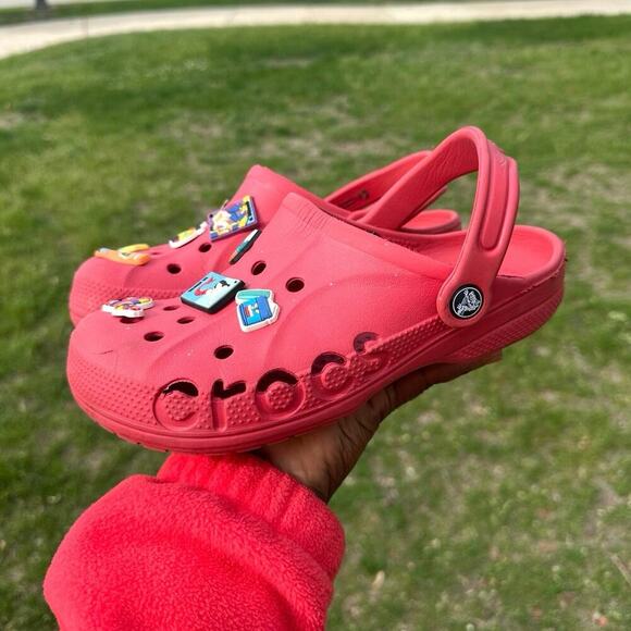 Crocs Adult Unisex Baya Clogs With Charms Size M5 W7 Red Sandals - Picture 14 of 17